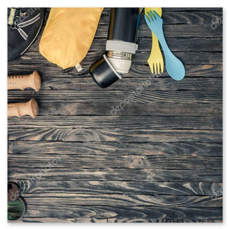 Aufnahme der Ausrüstung mit Kameras, Objektiven und Speicherkarten