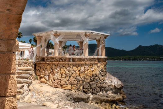 Blick auf die Nordseeküste mit Leuchtturm